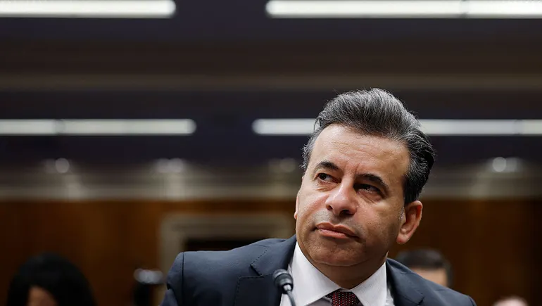 a-tumultuous-tenure-ends-marty-makary-resigns-as-fda-commissioner-amid-agency-instability