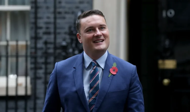 political-earthquake-health-secretary-wes-streeting-resigns-casting-doubt-on-starmers-leadership