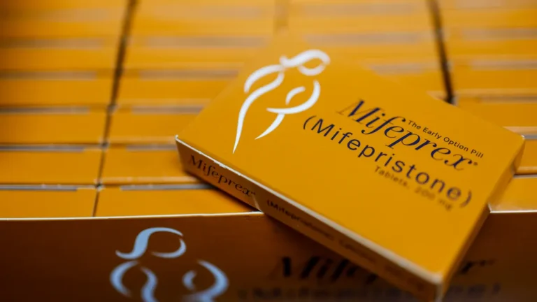 supreme-court-stays-lower-court-ruling-on-mifepristone-a-temporary-shield-for-medication-abortion-access