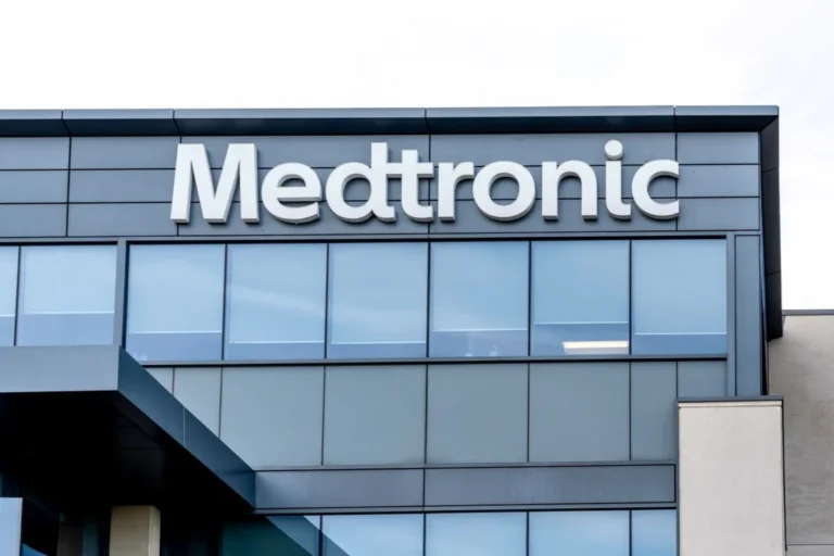medtronics-decade-high-growth-a-strategic-deep-dive-into-the-medtech-giants-fy26-performance