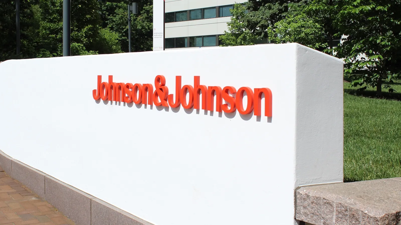 strategic-expansion-jj-advances-multiple-myeloma-treatment-with-talvey-darzalex-combination