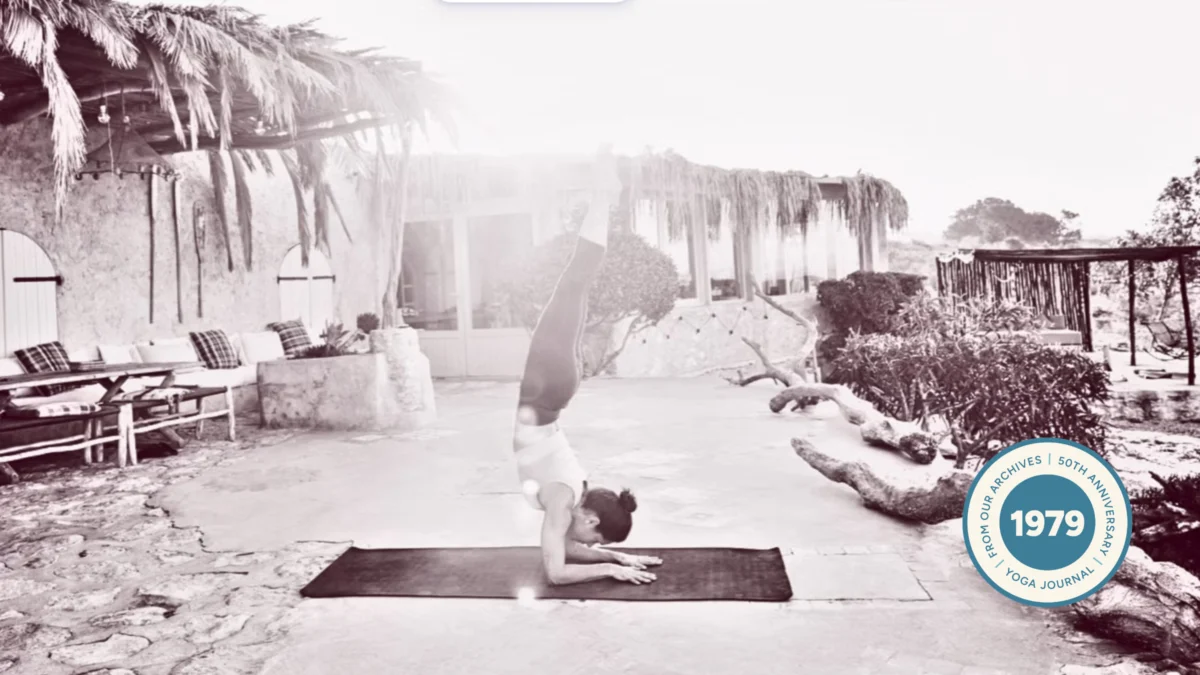 the-feathered-peacock-rediscovering-the-architecture-and-philosophy-of-pincha-mayurasana