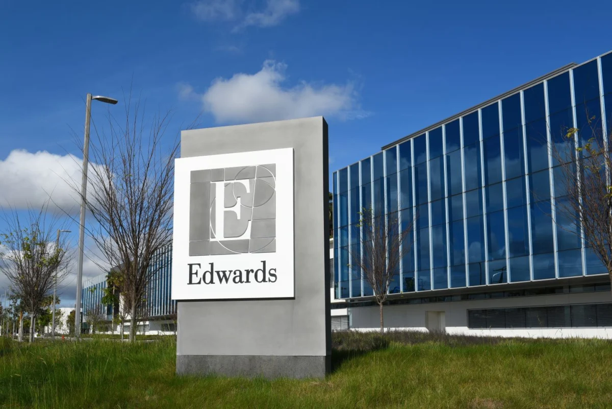 edwards-lifesciences-surges-tavr-dominance-propels-financial-outlook-upgrade