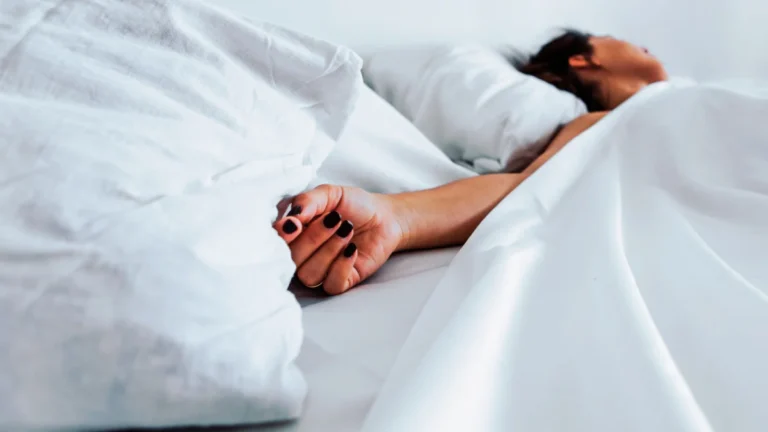 the-art-of-letting-go-why-your-quest-for-perfect-sleep-is-keeping-you-awake