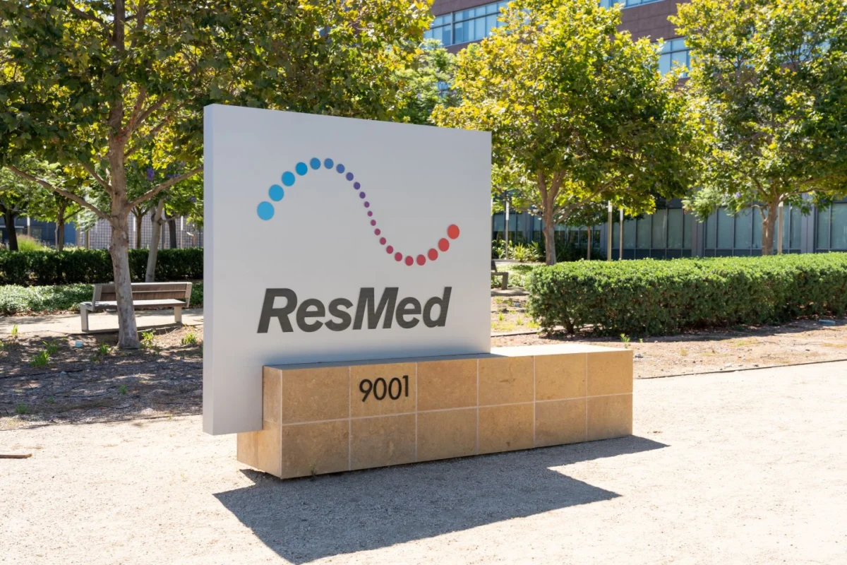 resmed-faces-fiscal-headwinds-ventilator-recall-and-macroeconomic-pressures-temper-growth-outlook