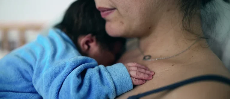 the-postpartum-window-new-research-identifies-critical-biological-risks-in-breast-cancer