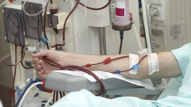 dialybrid-secures-e15m-to-pioneer-silk-hybrid-vascular-access-technology