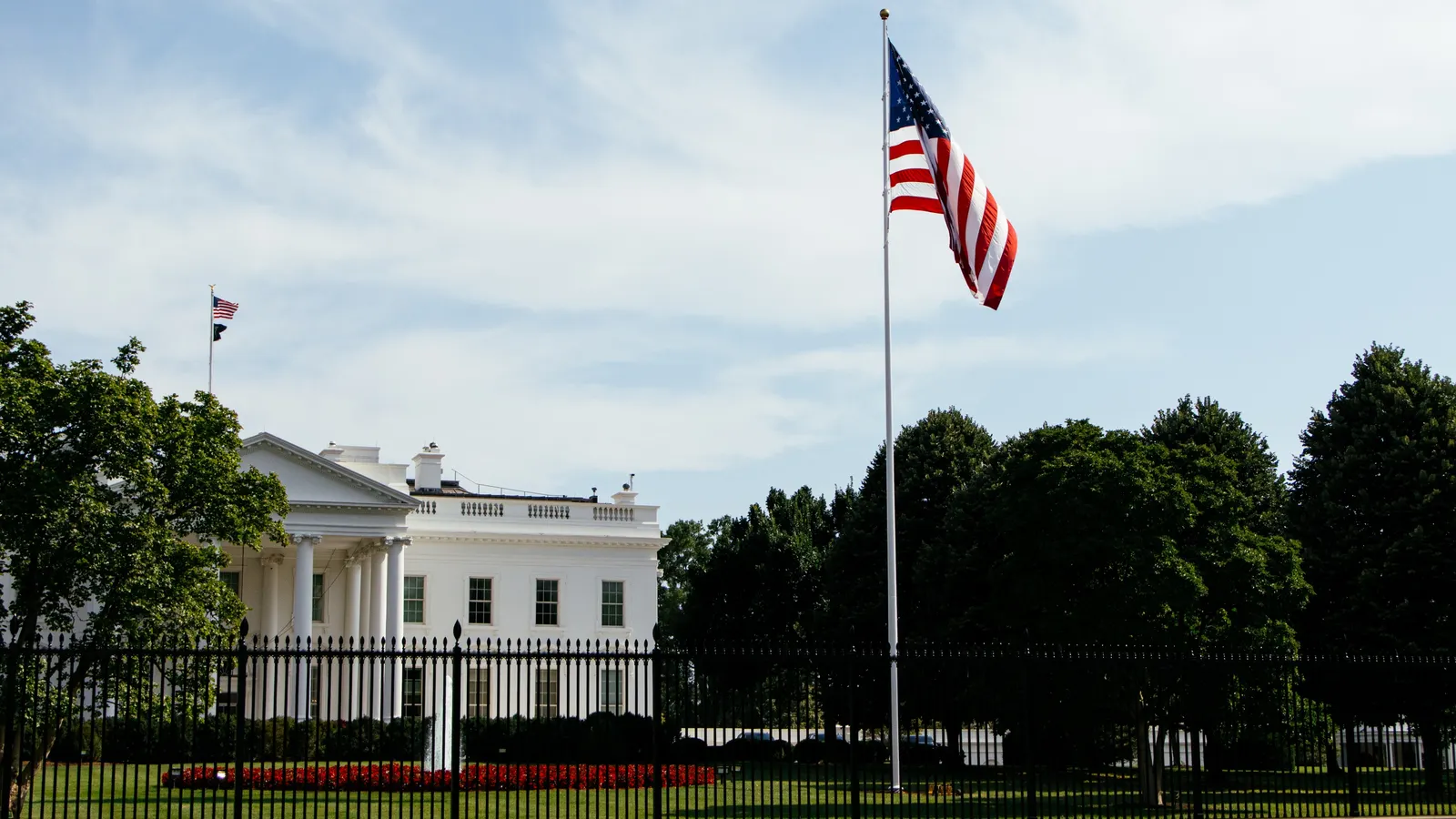 strategic-realignment-trump-administration-secures-medicaid-drug-pricing-pacts-with-mid-sized-pharma-firms