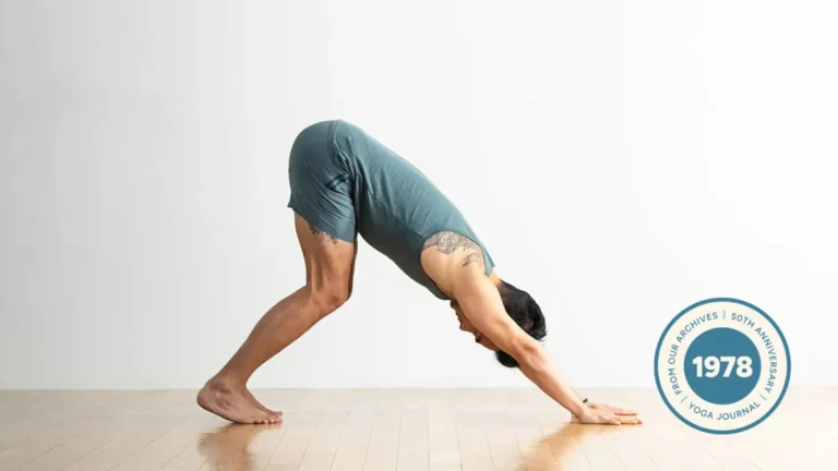 the-architecture-of-stillness-mastering-adho-mukha-svanasana