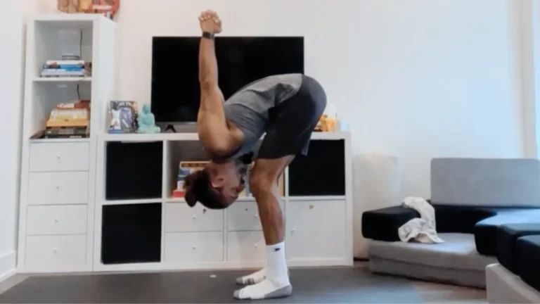 the-three-minute-reset-how-micro-yoga-practices-are-revolutionizing-office-wellness
