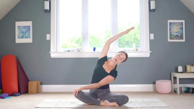 untangling-the-knots-a-comprehensive-guide-to-relieving-chronic-upper-body-tension-through-therapeutic-yoga