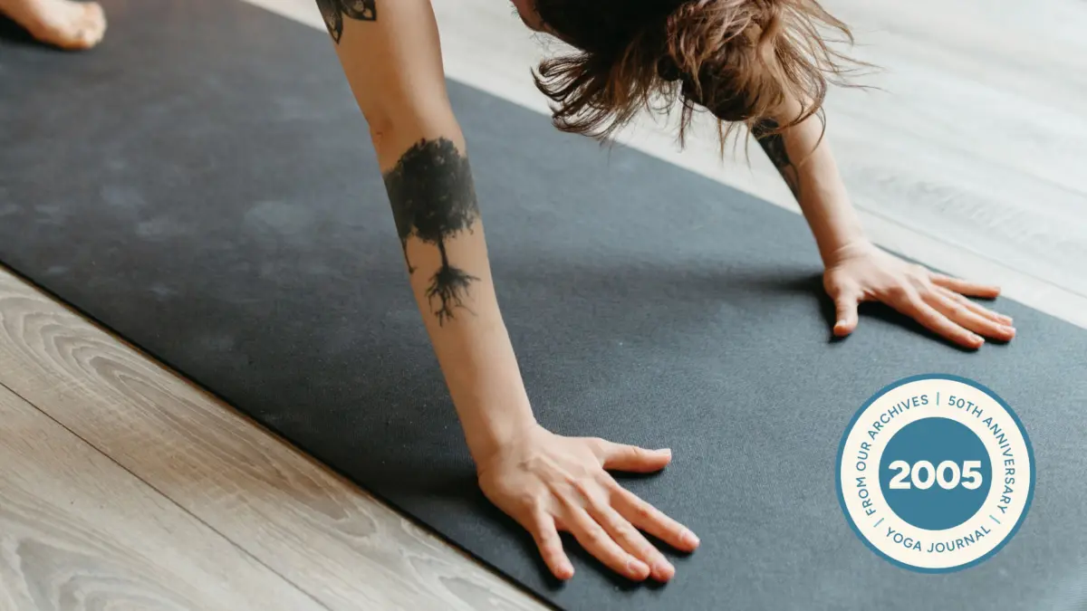 building-power-a-comprehensive-guide-to-strengthening-your-upper-arms-through-yoga