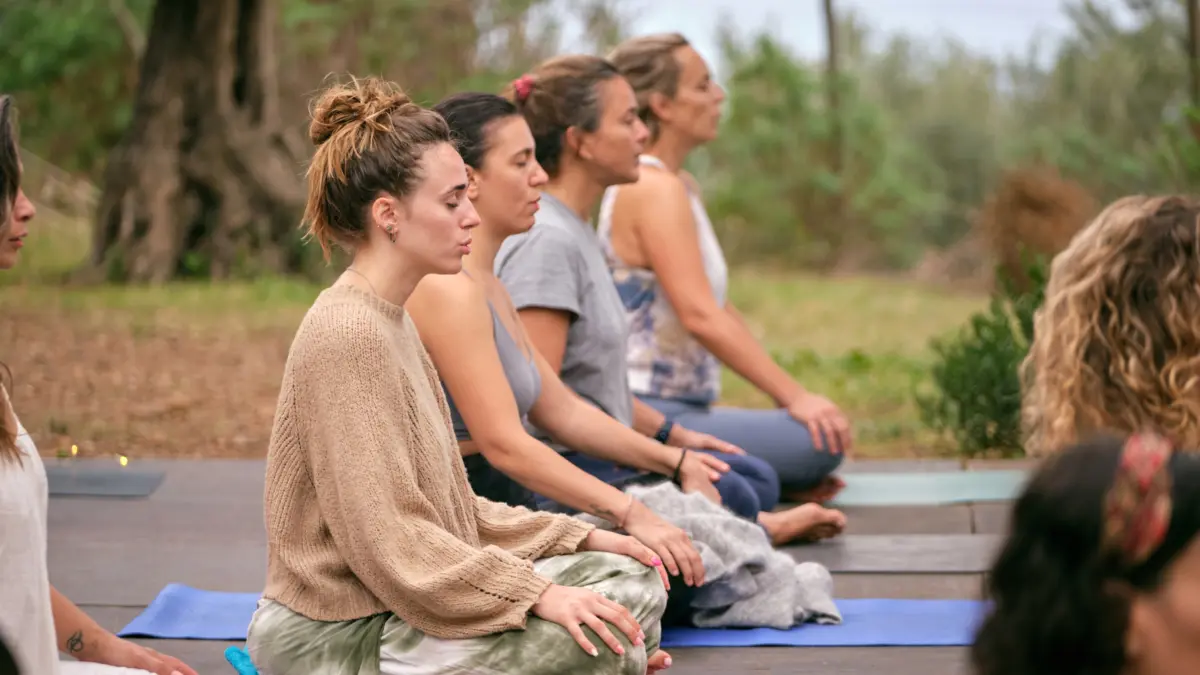the-art-of-the-escape-a-comprehensive-guide-to-hosting-your-first-yoga-retreat