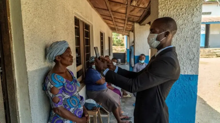 the-digital-revolution-in-public-health-how-mobile-payments-are-empowering-africas-frontline-workers