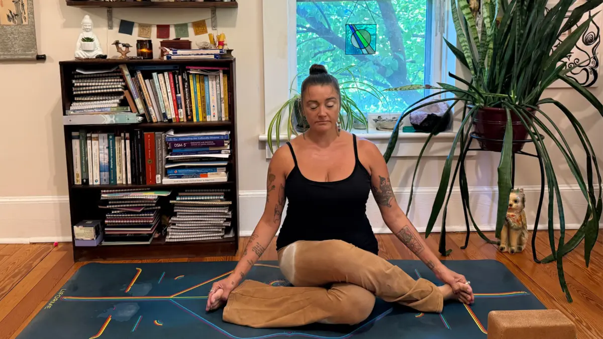 the-quiet-power-why-yoga-practitioners-are-winning-the-modern-endurance-game